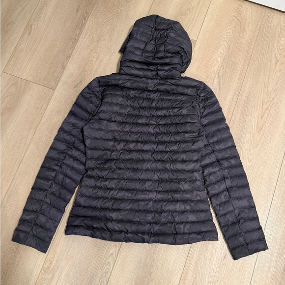 Lululemon Pack It Down Jacket, size 8, black incognito camo - Picture 6 of 11